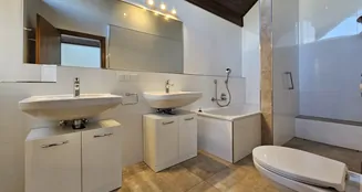 von_poll_real_estate_property_25042022_image_10