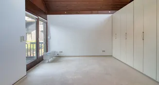 von_poll_real_estate_property_25042022_image_11