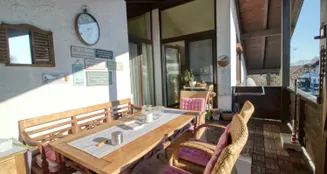 von_poll_real_estate_property_26042001_image_8