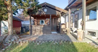 von_poll_real_estate_property_26042001_image_11