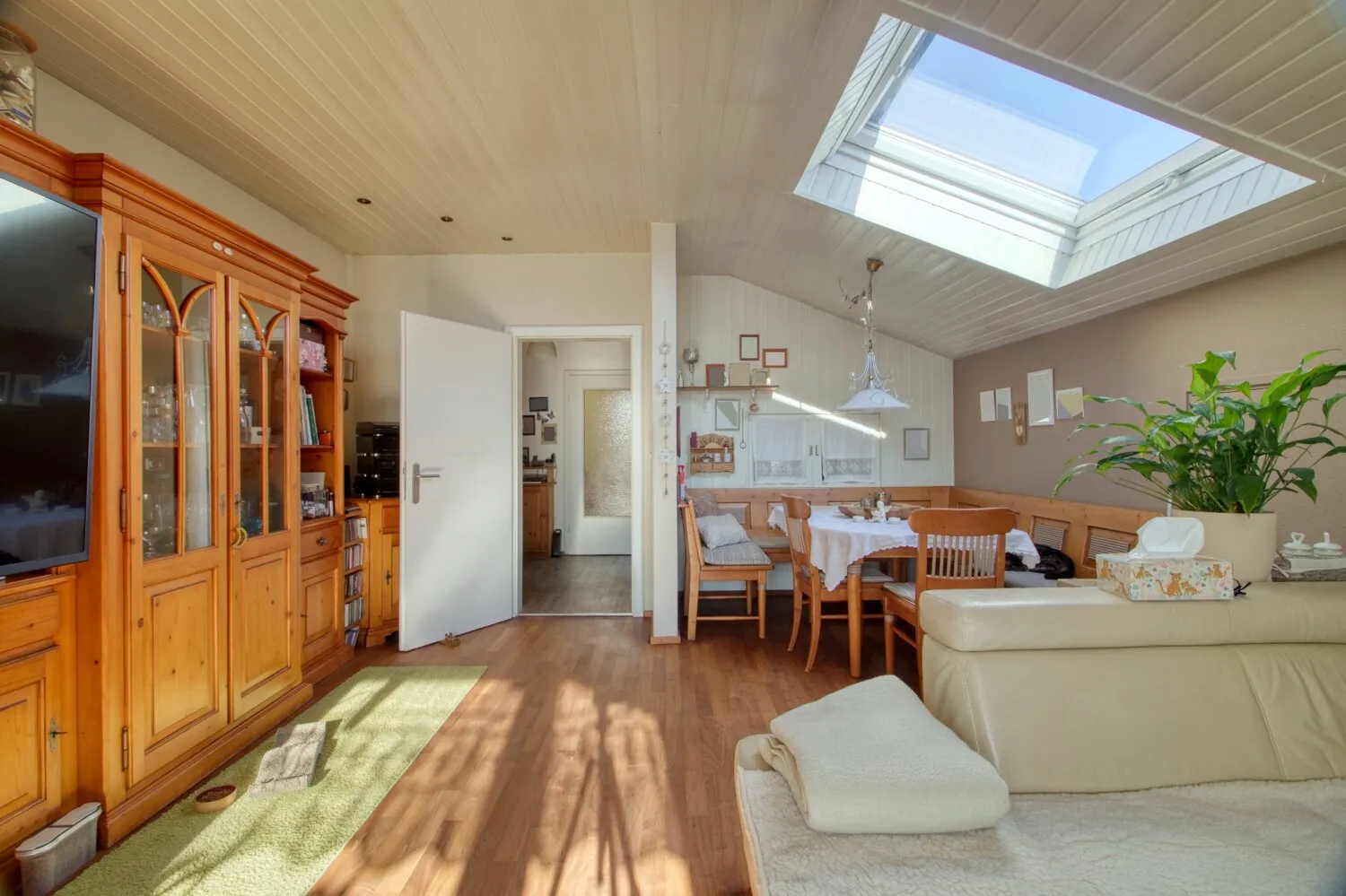 Wohnzimmer Blick zur Diele