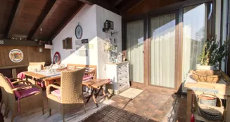 von_poll_real_estate_property_26042001_image_7