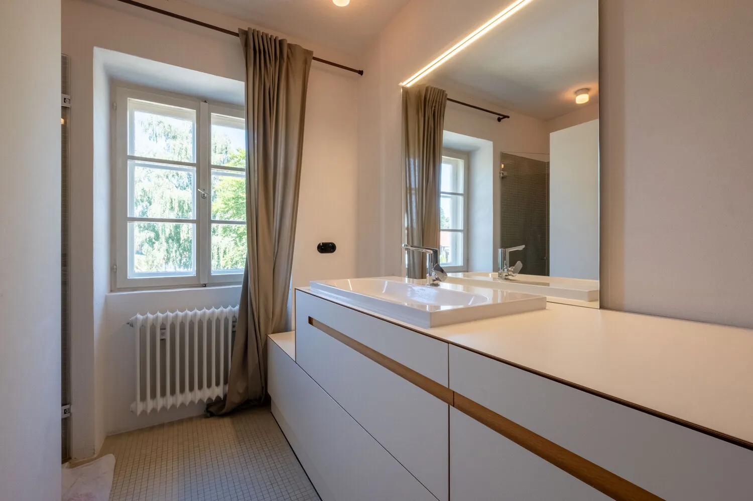 Bad im OG mit Dusche