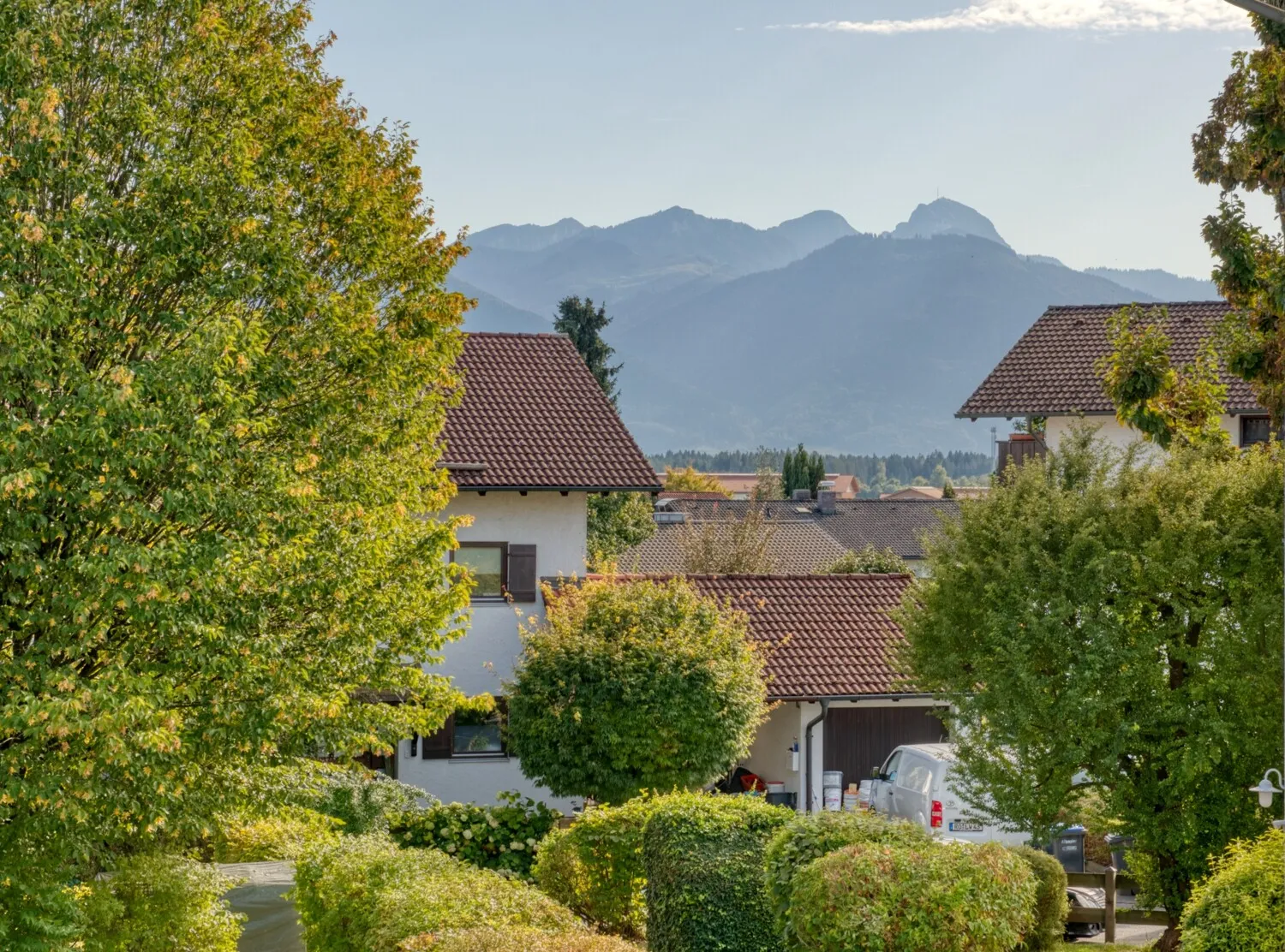 Bergblick von Balkon, WZ und Küche