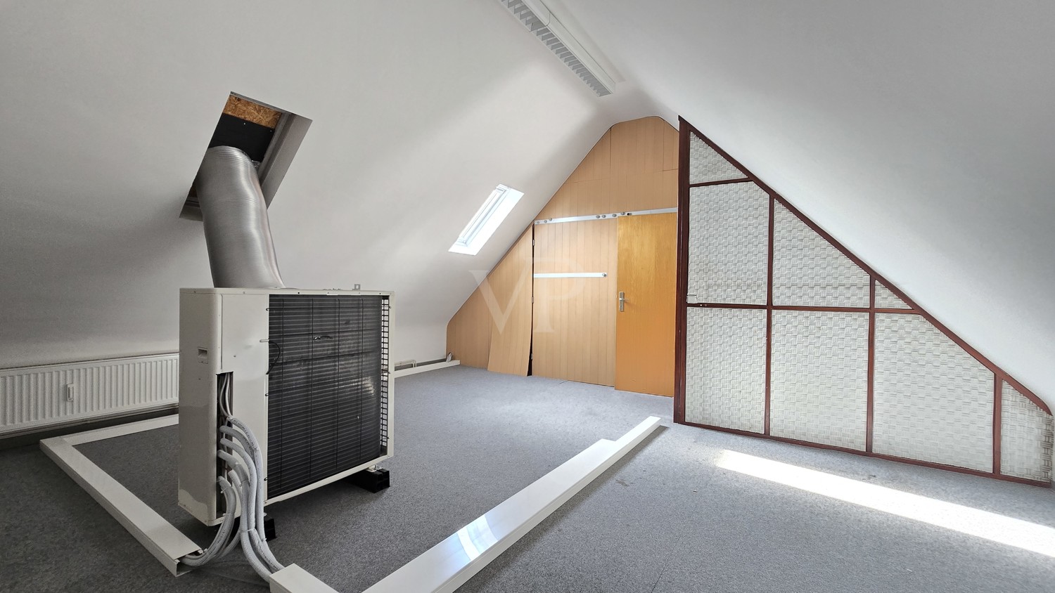 Büro im Dachspitz mit ca. 34 m²