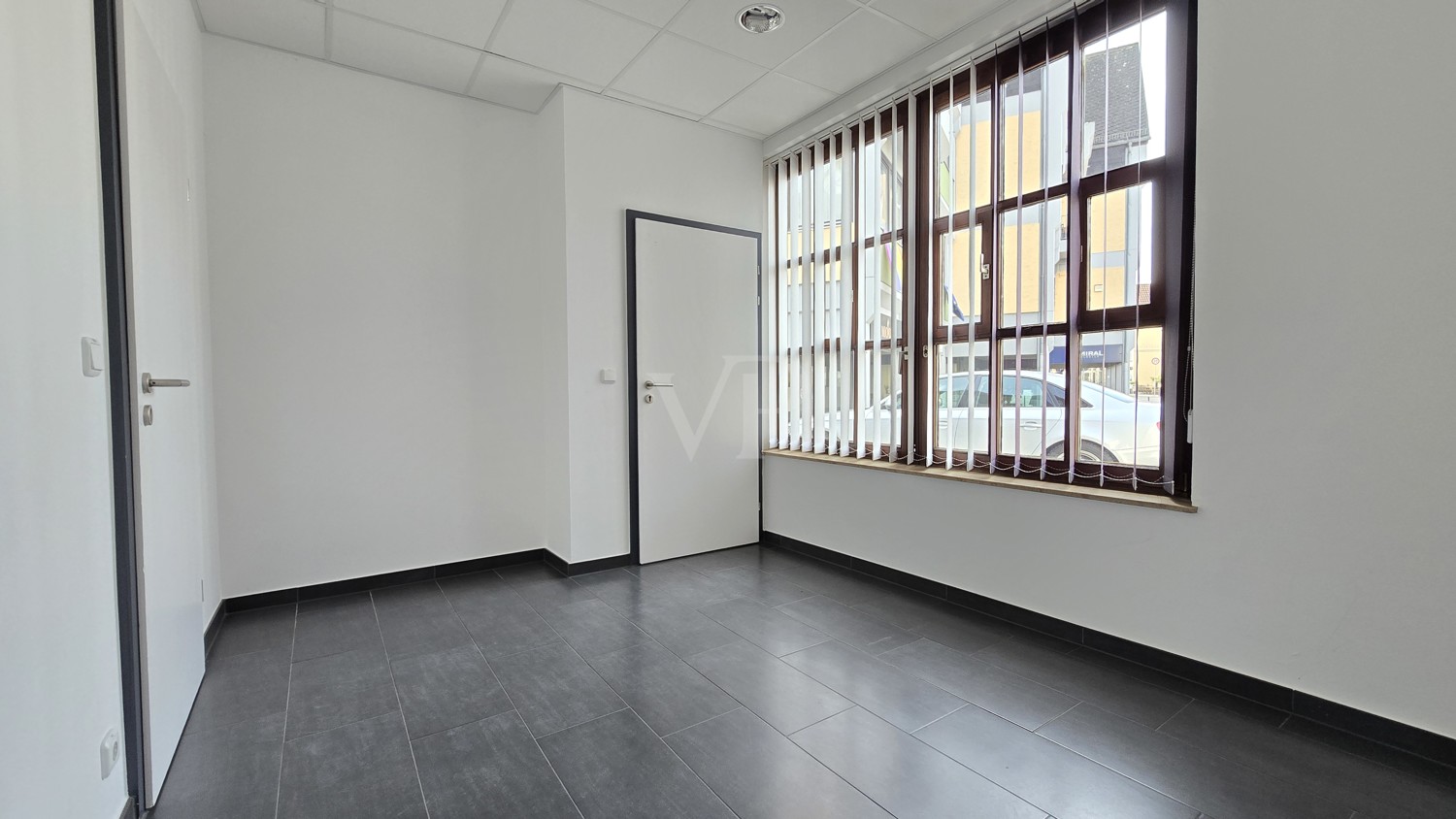 Büro 1 im Erdgeschoss ca. 13 m²