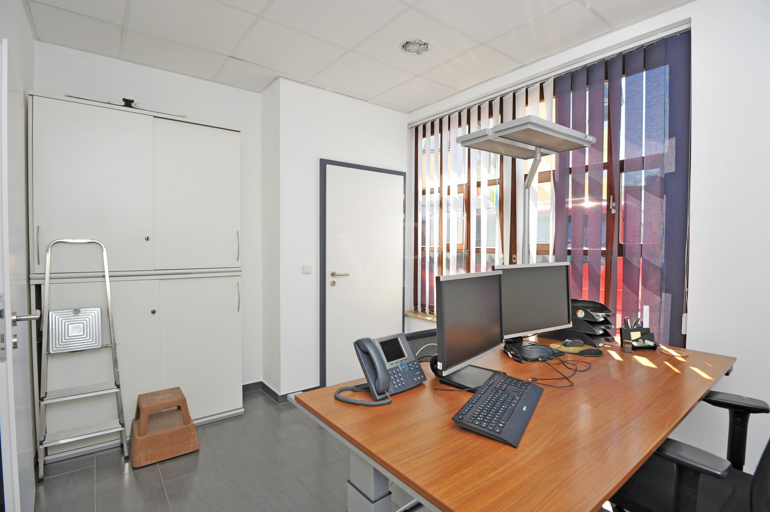 Büro 1 im Erdgeschoss ca. 13 m²