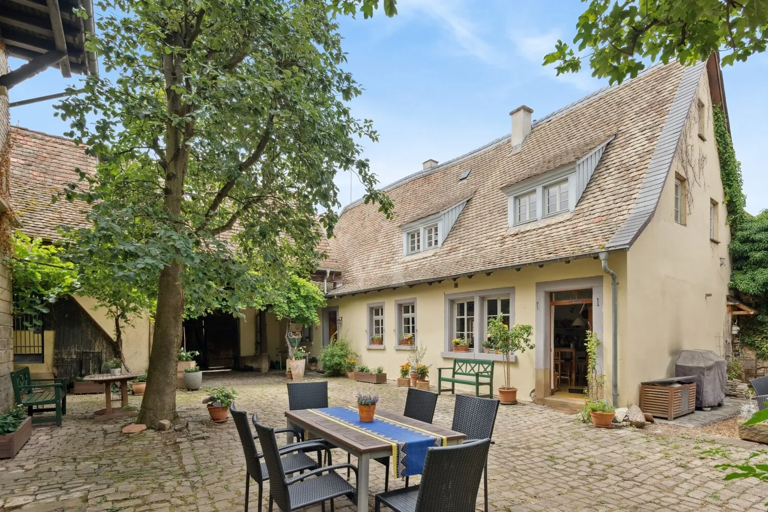 Innenhof Ansicht Haupthaus