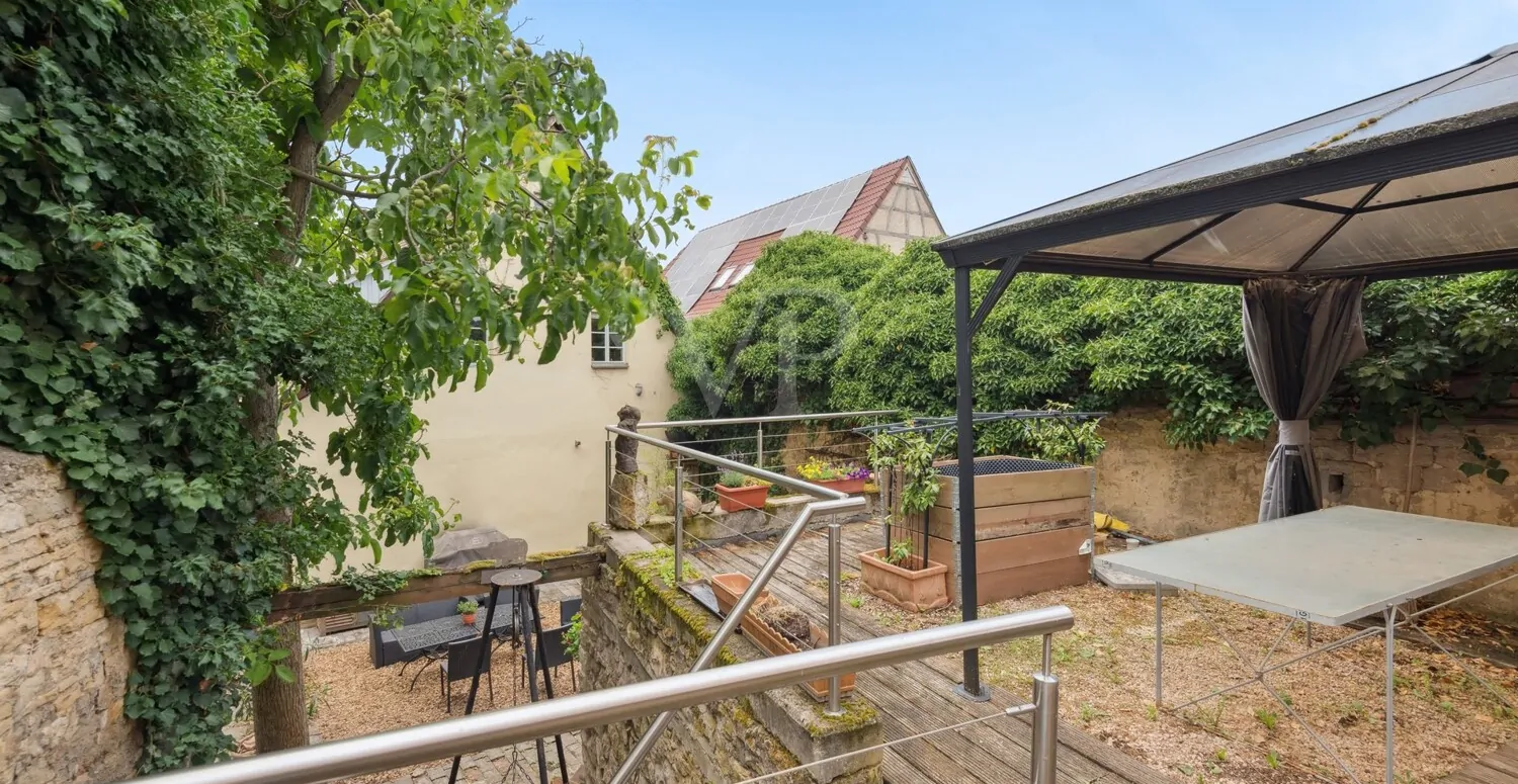 Dachterrasse über Gewölbekeller