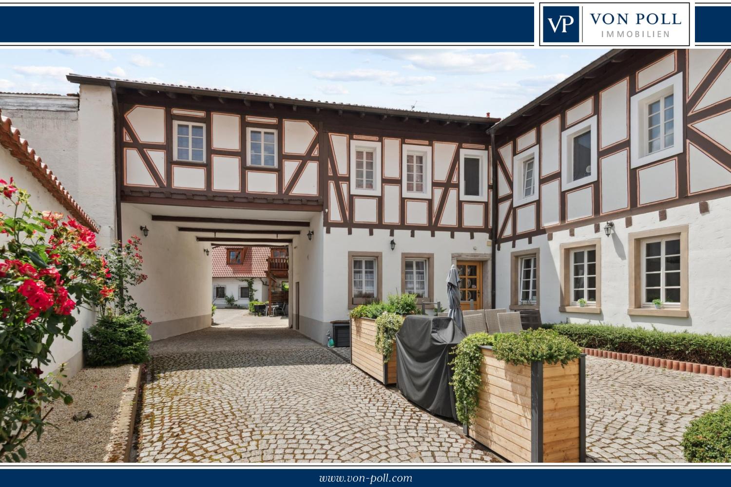 Torhaus vorderer und hinterer Hof