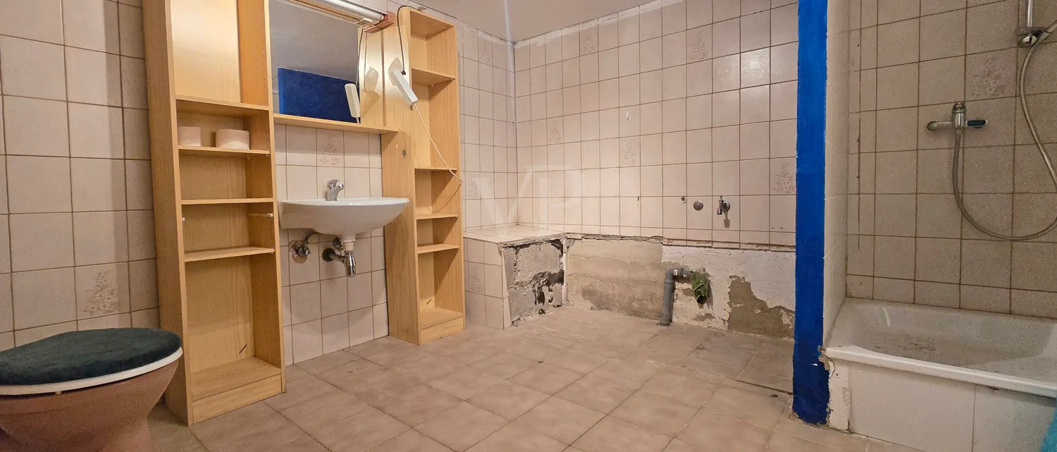 HWR Raum mit potentiellem Gästebad