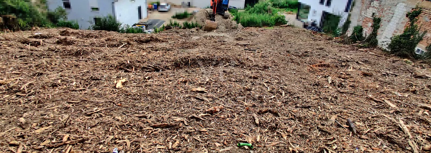 Obere Grundstücksgrenze