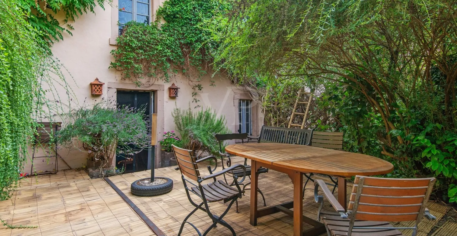 eigene Terrasse vom Haupthaus