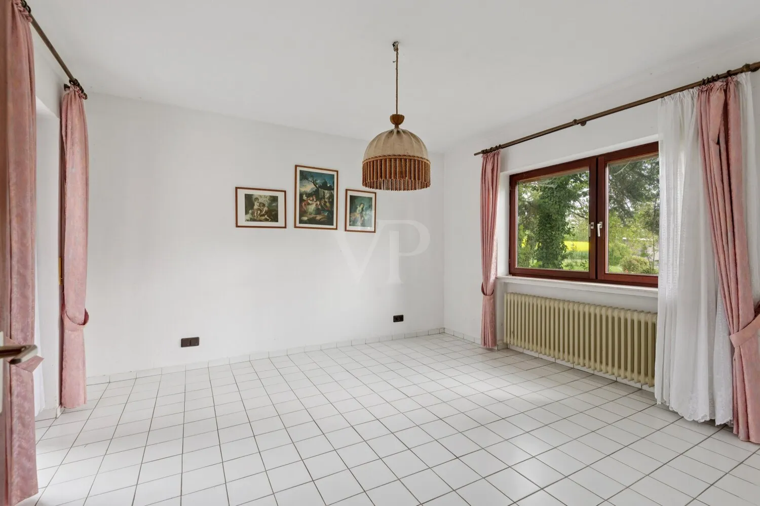Schlafzimmer mit Terrassenzugang