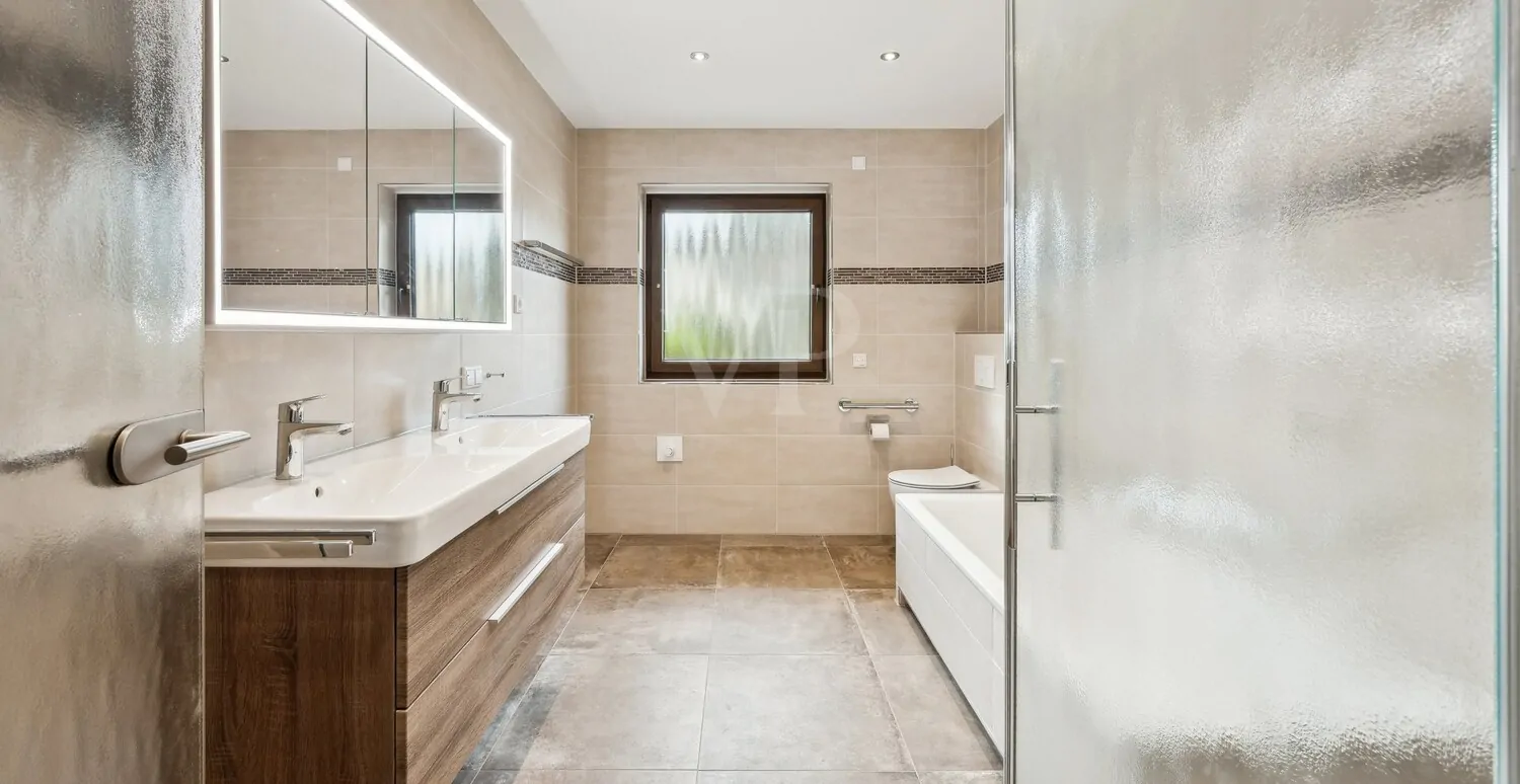 saniertes Badezimmer