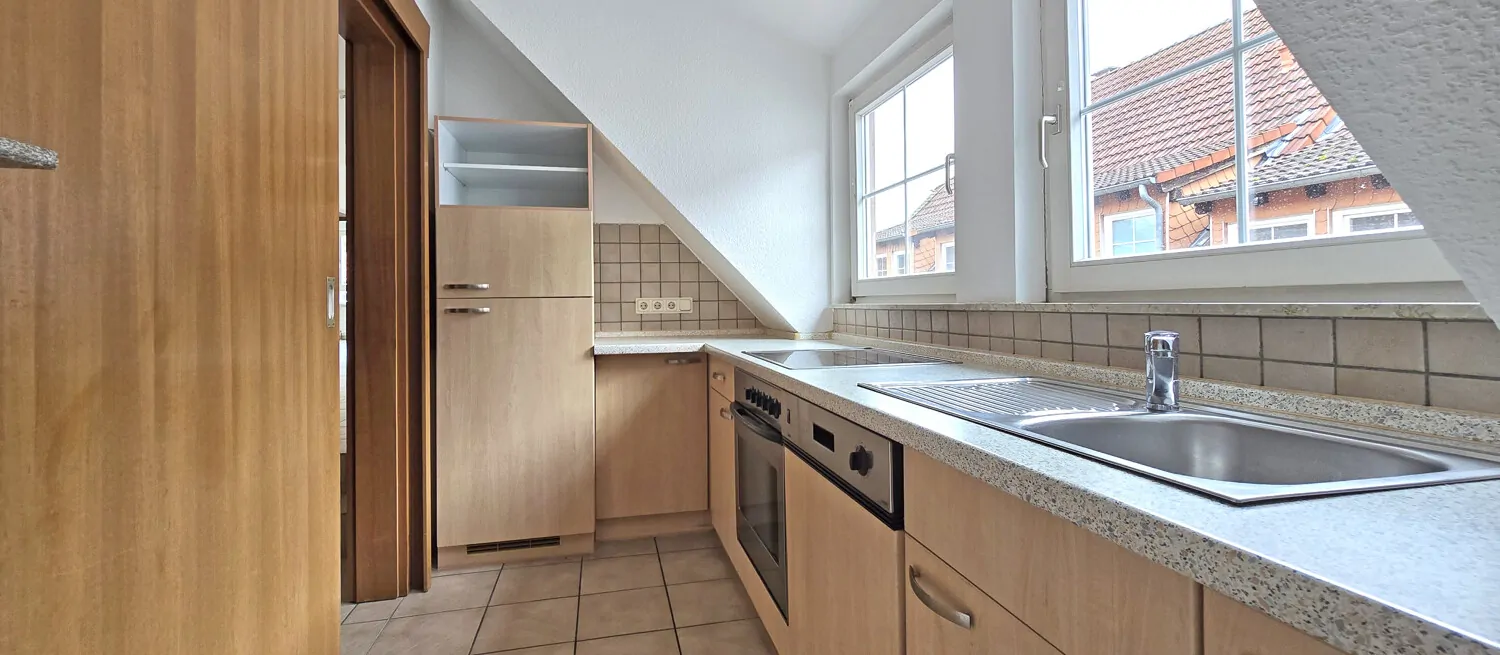 helle und gepflegte Einbauküche