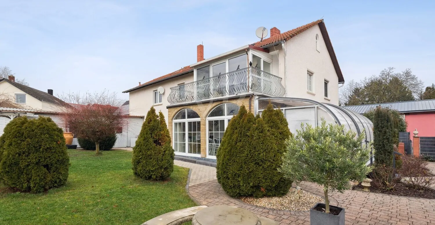 Rückansicht mit Garten