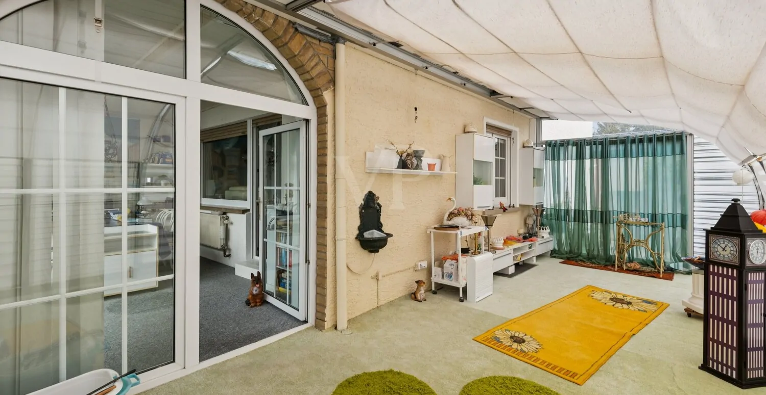 seitlicher Wintergarten