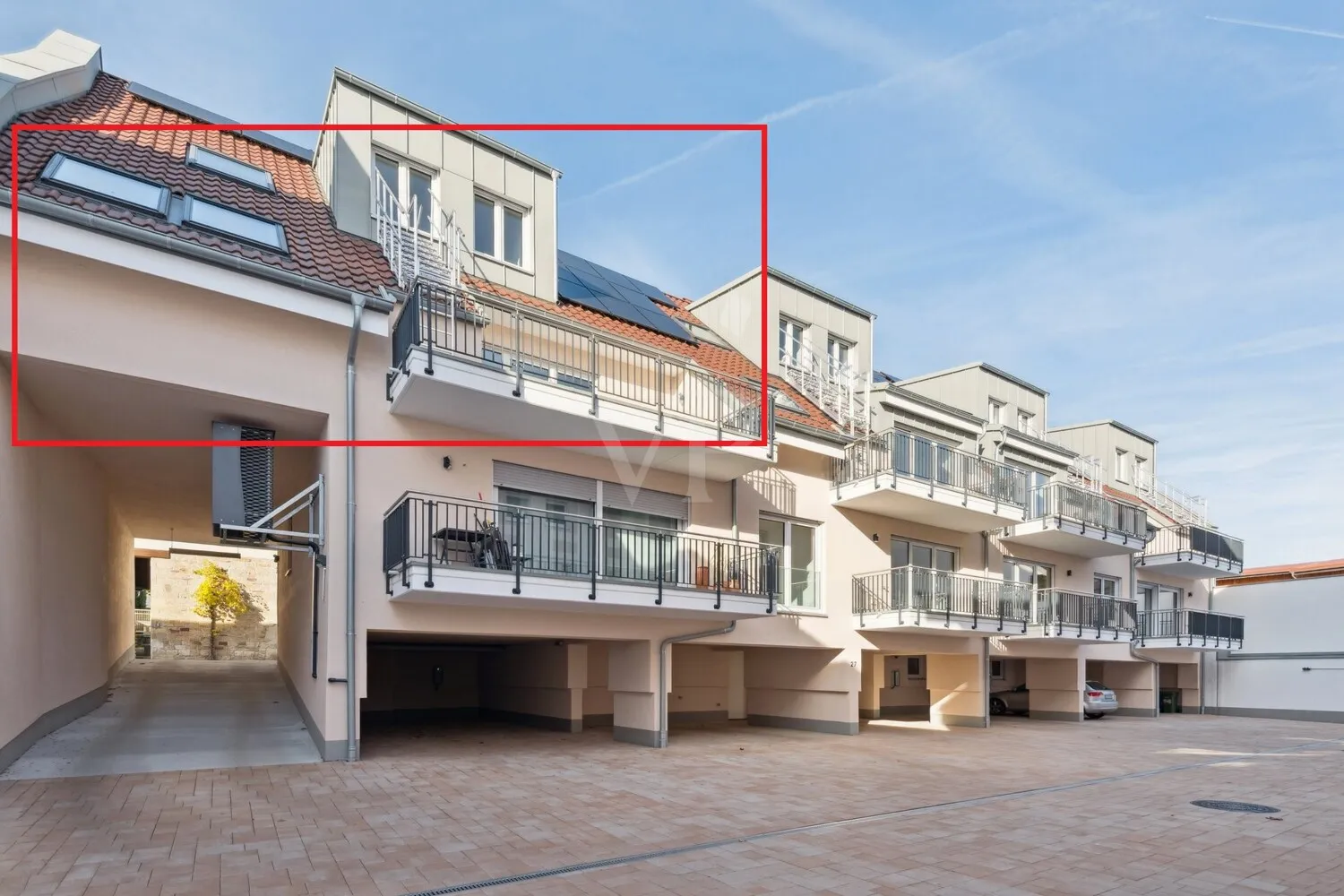 Hinteransicht mit Lage der Wohnung