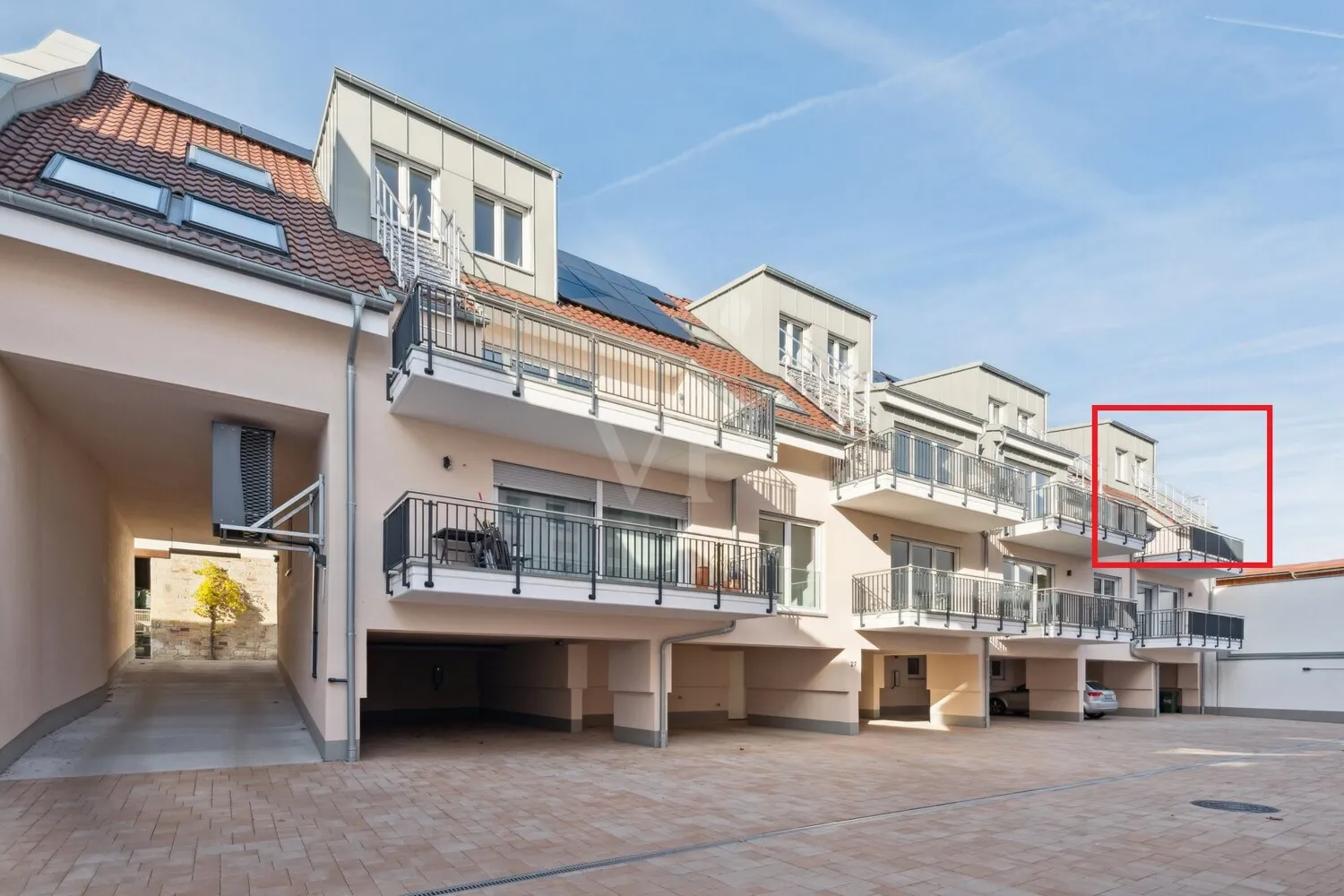 Hinteransicht mit Lage der Wohnung