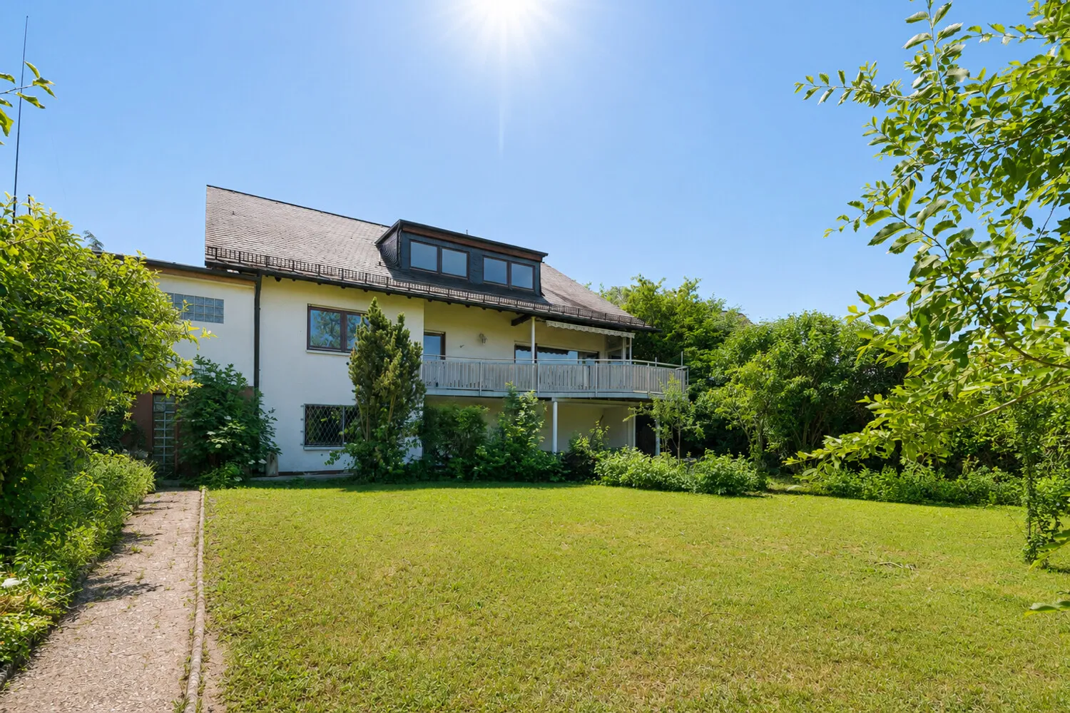 Rückansicht mit Garten