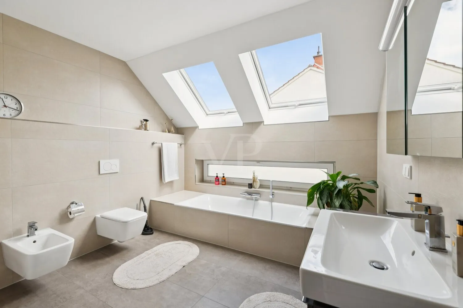 modernes Badezimmer