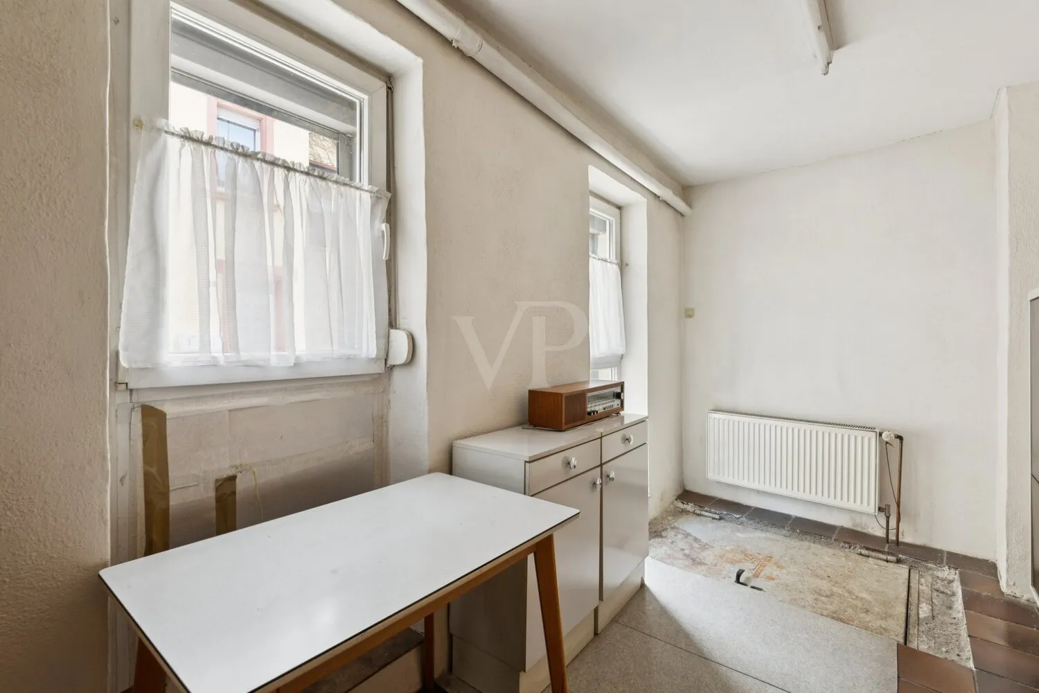 Büro mit Zugang zum Kriechkeller