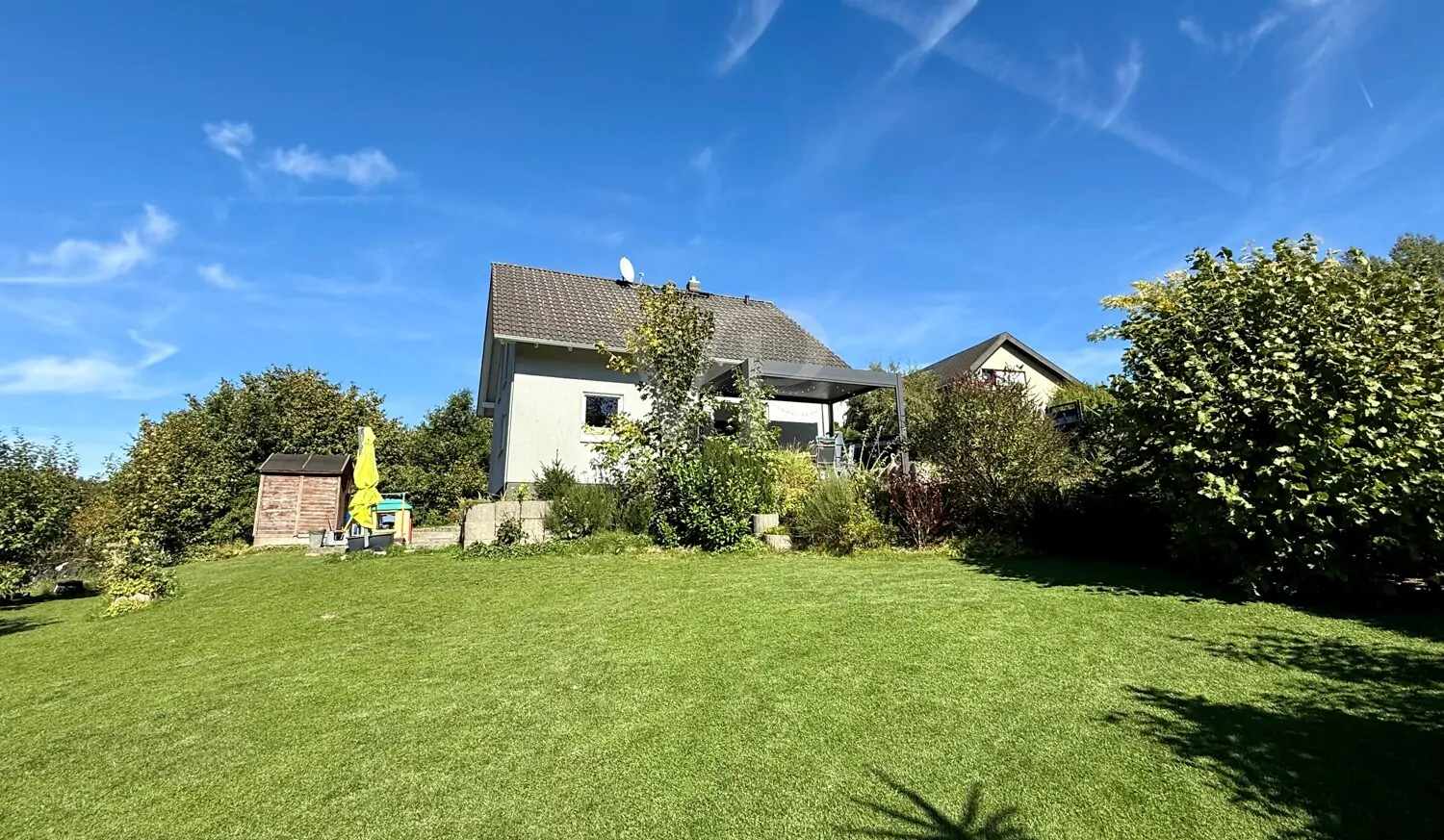 Großzügiger Garten