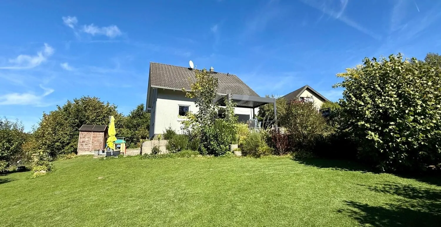 Großzügiger Garten