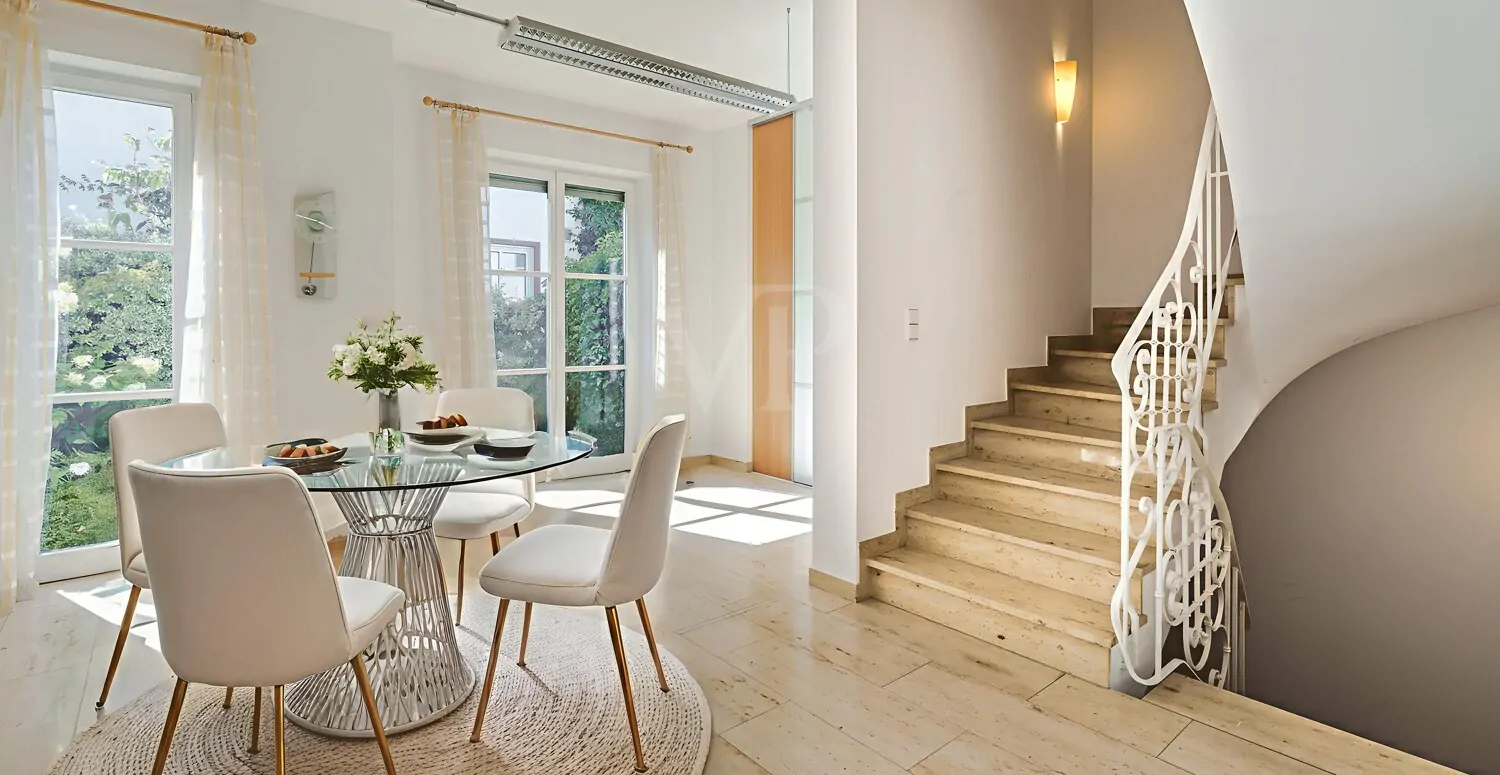 Beispielmöblierung Essdiele im Vorderhaus