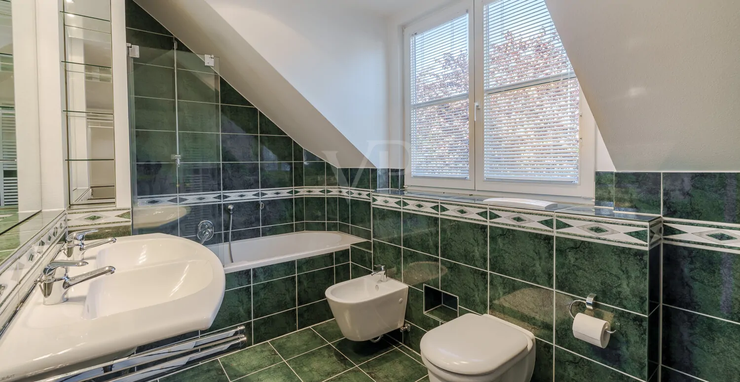 Tageslichtbad im Vorderhaus