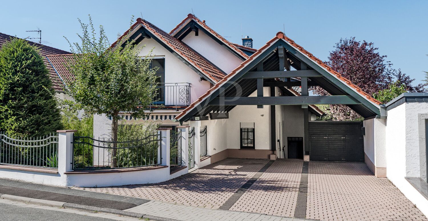 Straßenansicht