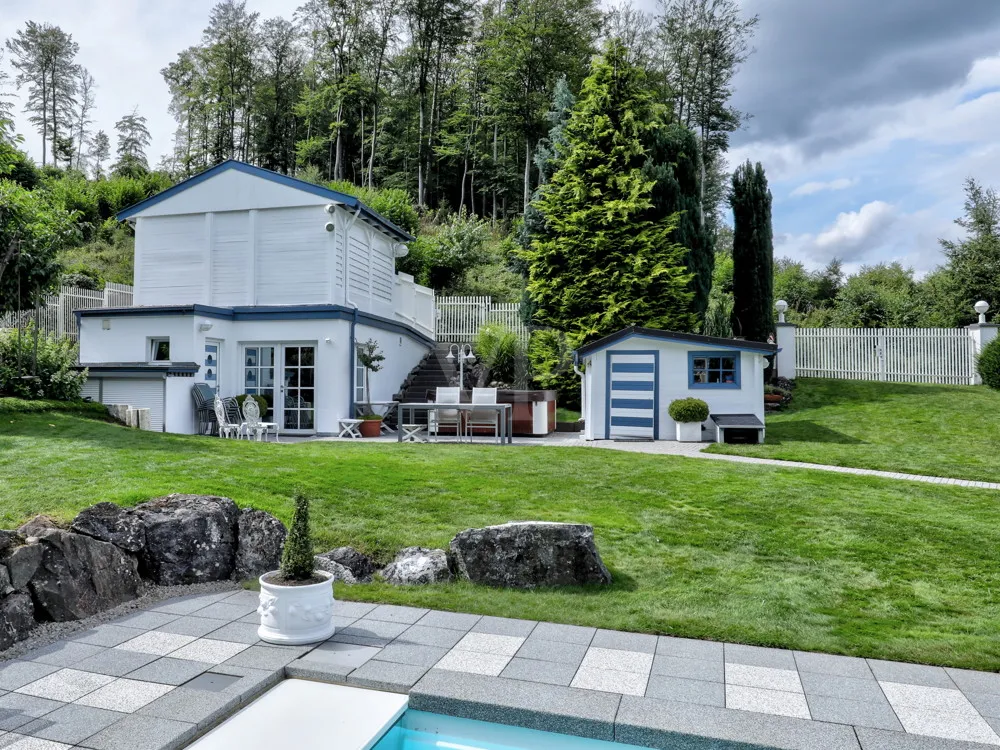 Wellnesshaus mit Dampfsauna und Solarium