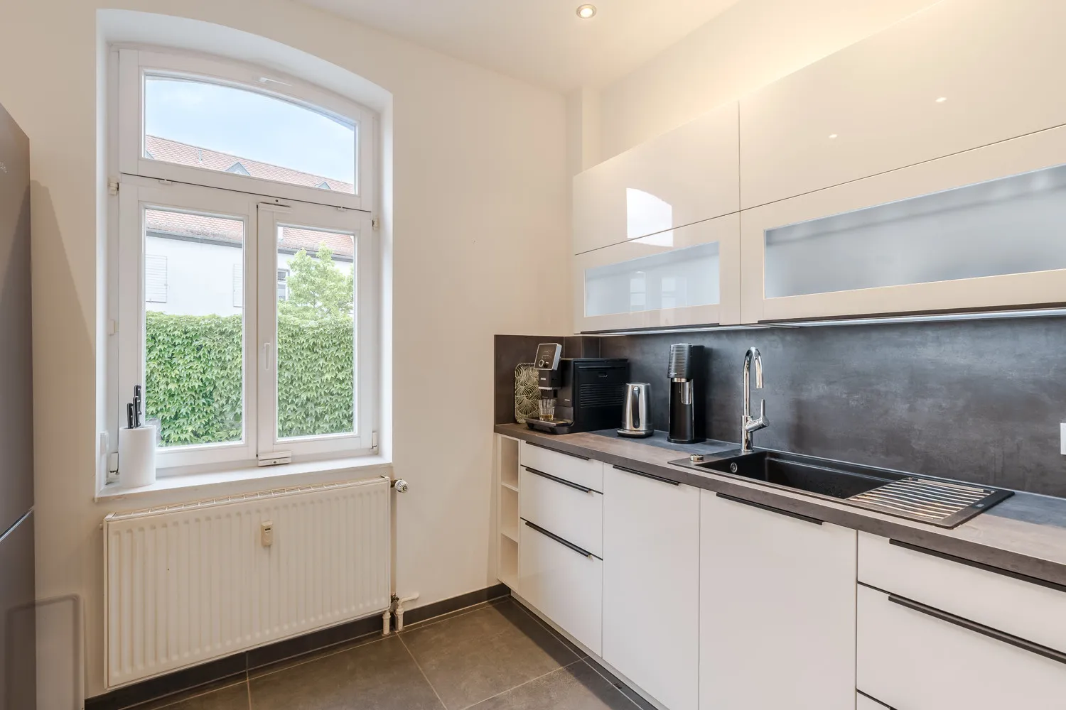 Voll ausgestattete Küche