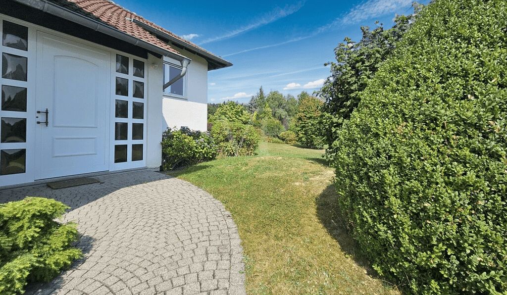 Gepflegte Außenanlage