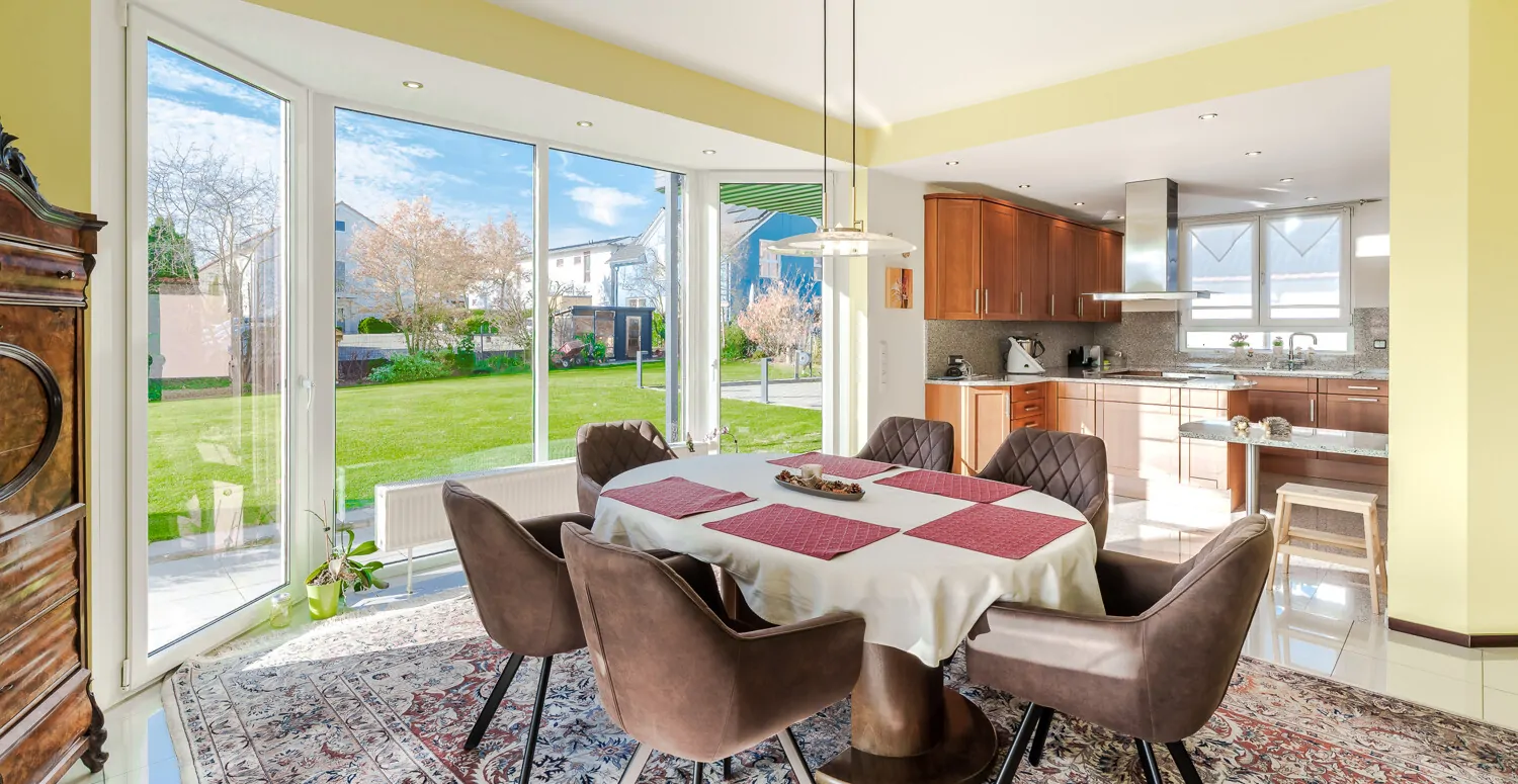 Essbereich mit Gartenblick