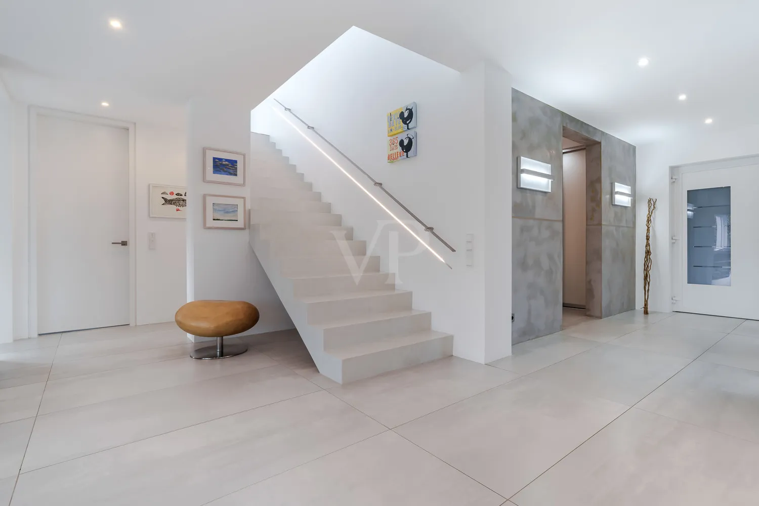 Offener Übergang vom Eingang in den Wohnbereich