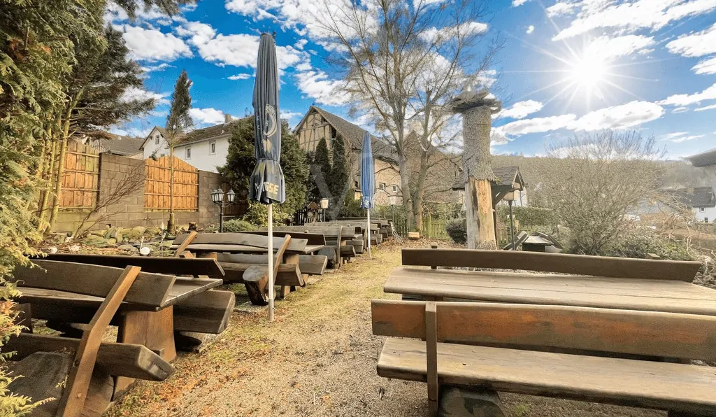 Gemütliches Speisen im Freien