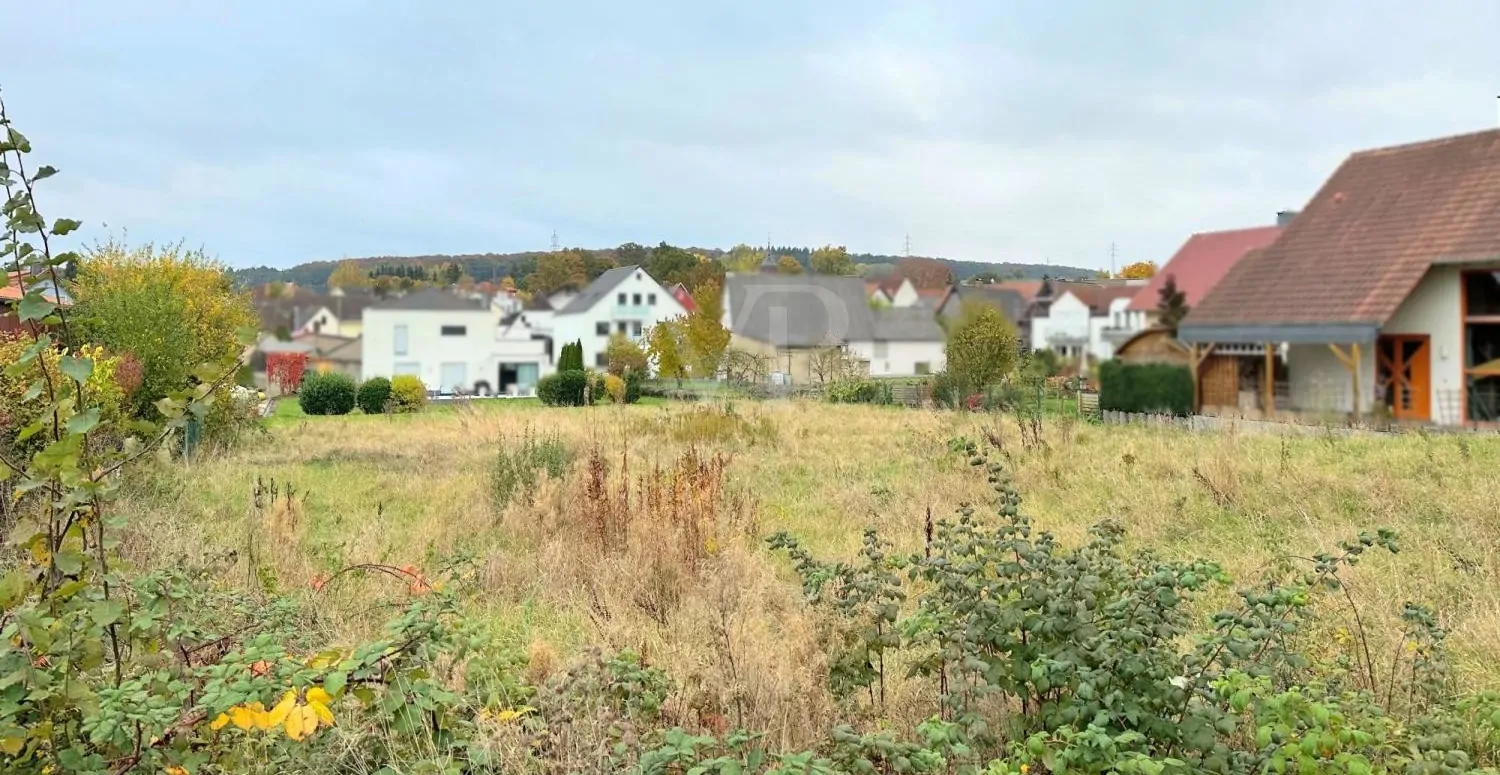 Großes Baugrundstück