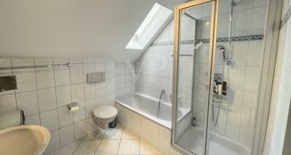 von_poll_real_estate_property_25141028_image_8
