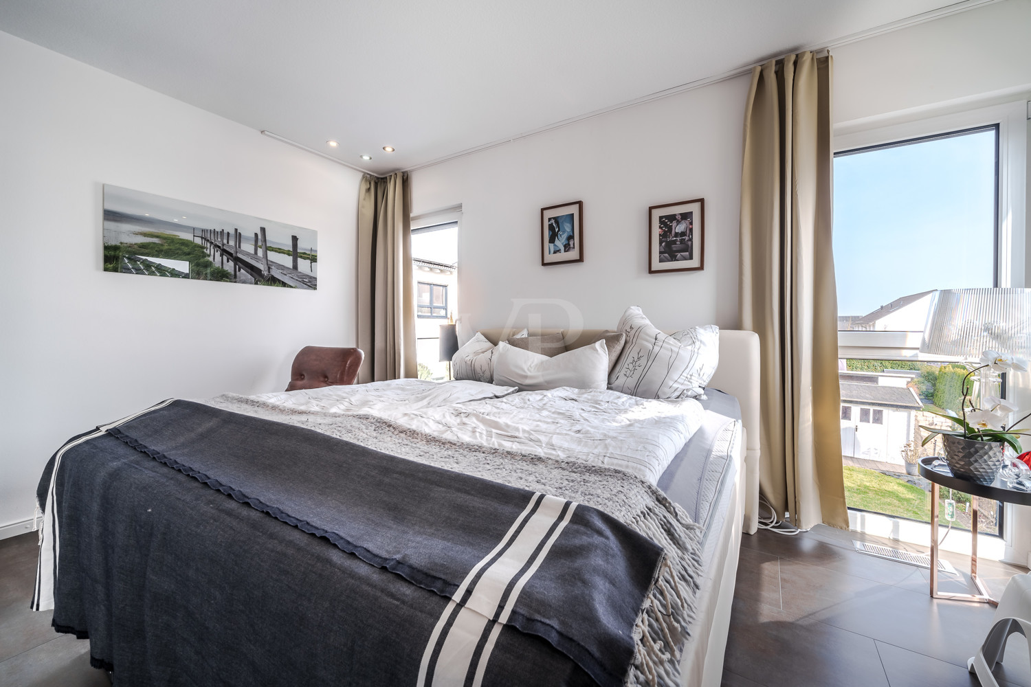 Großes Kinder-/Gästezimmer