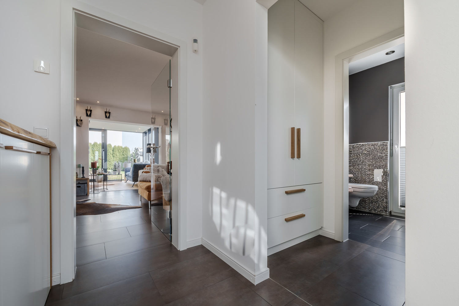 Garderobe mit Einbauschrank