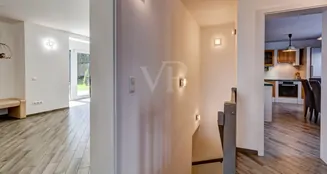 von_poll_real_estate_property_25141025_image_14