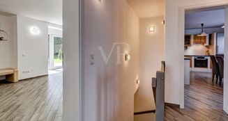 von_poll_real_estate_property_25141025_image_13