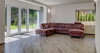von_poll_real_estate_property_25141025_image_5