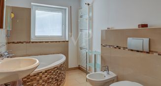 von_poll_real_estate_property_25141025_image_18