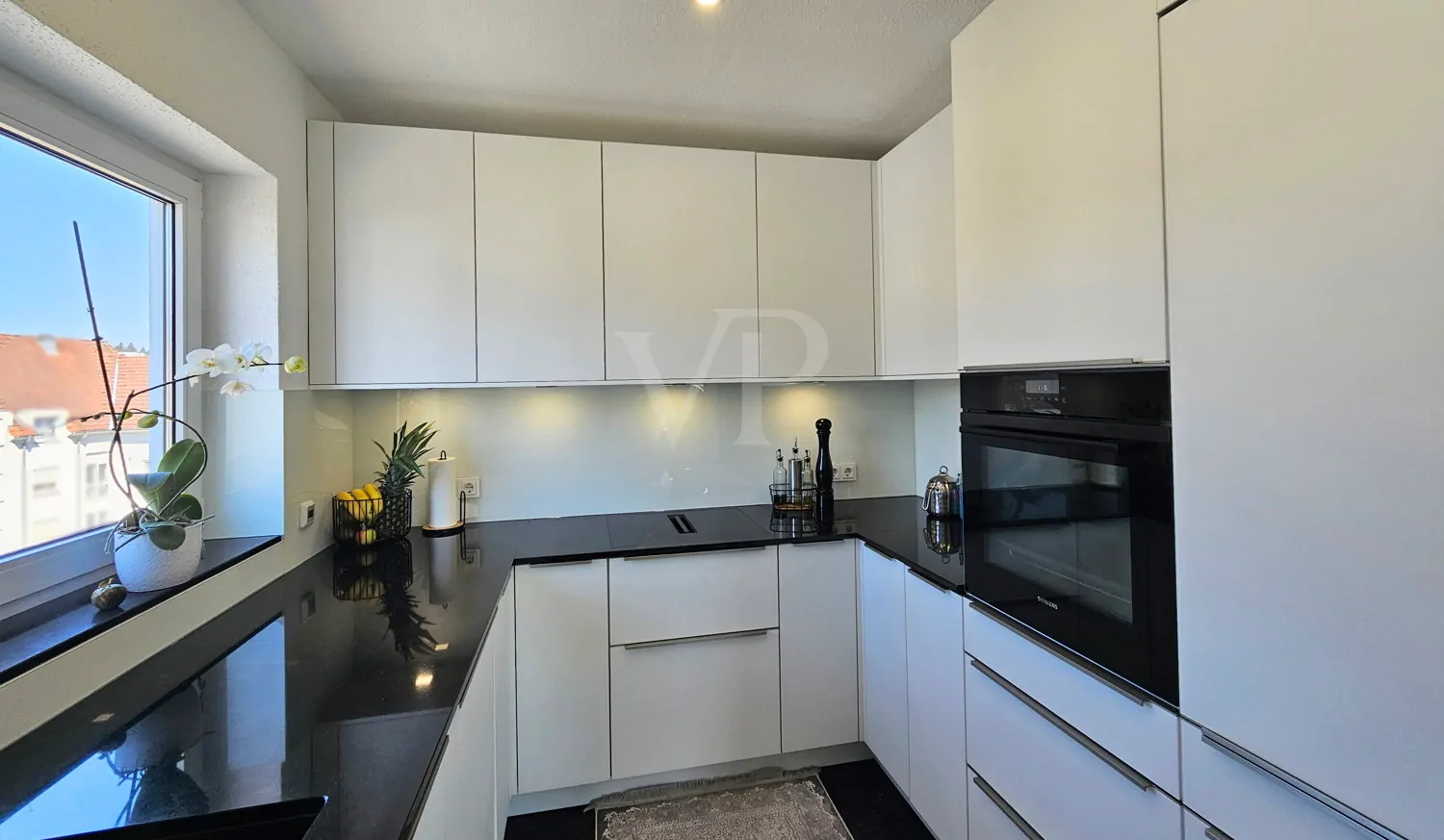 Neue, moderne Einbauküche