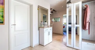 von_poll_real_estate_property_25141024c_image_0