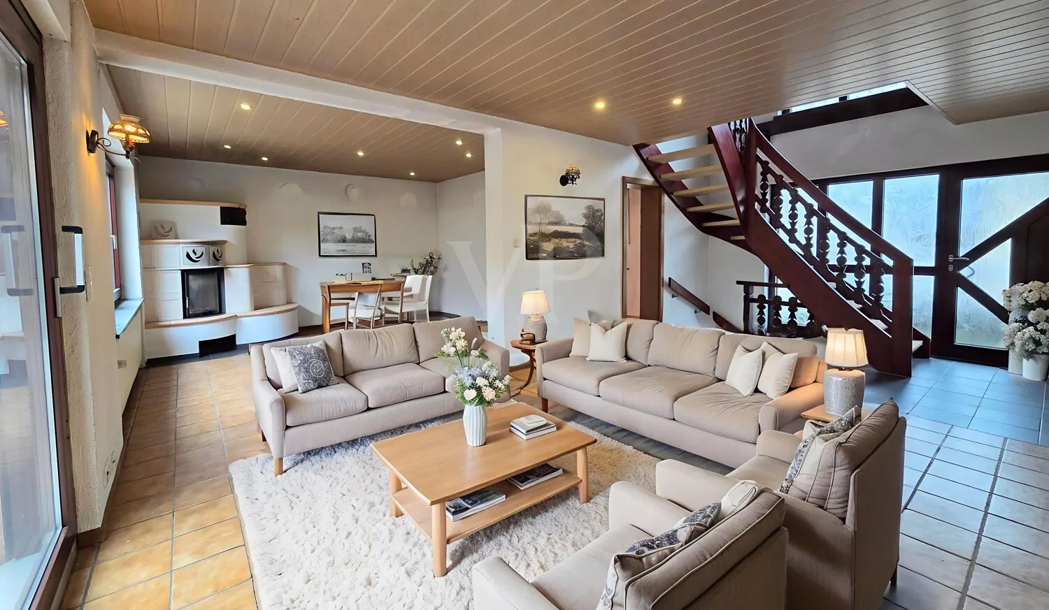 Beispielmöblierung Wohn-/Essbereich