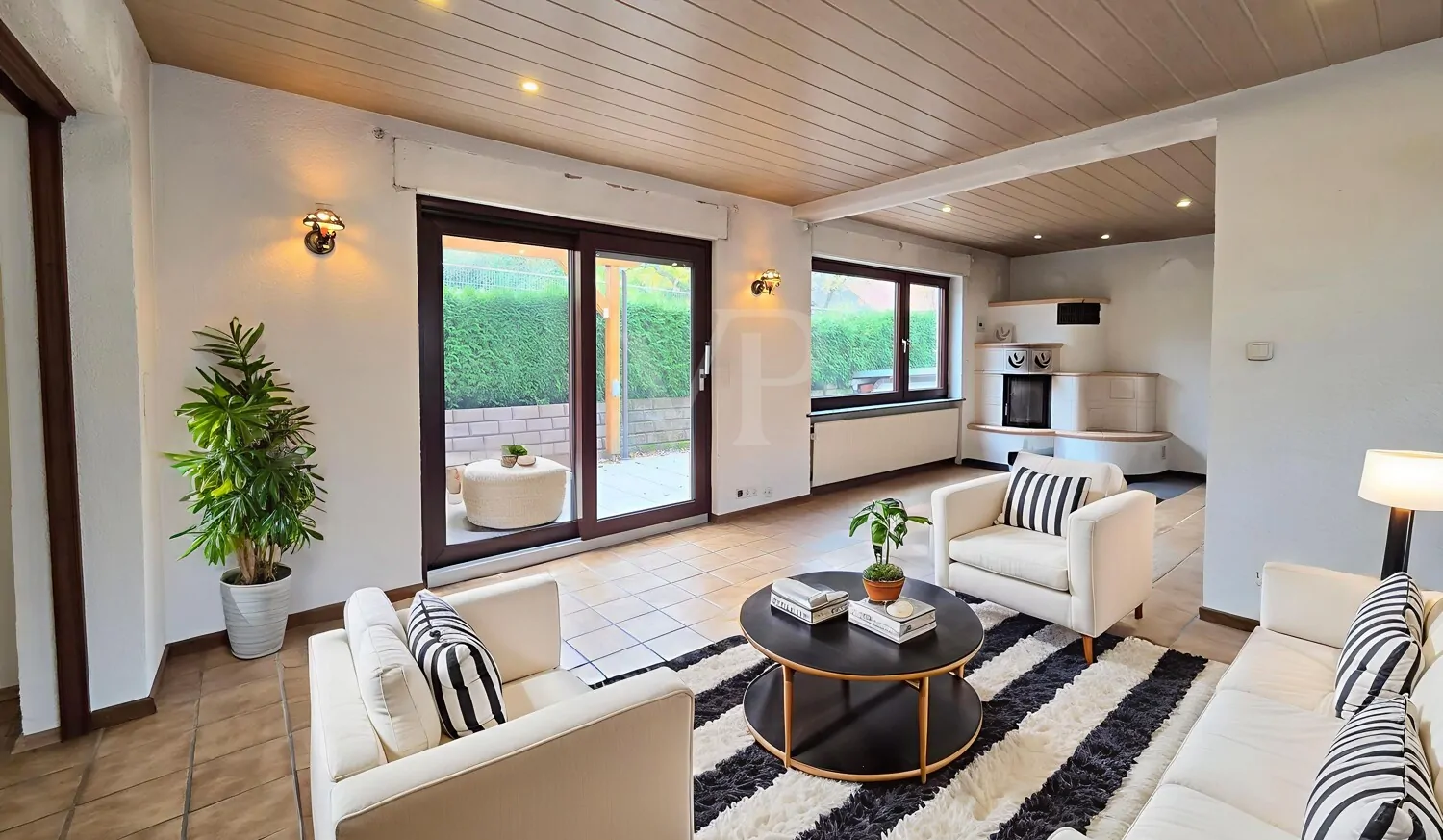 Wohnbeispiel offener Wohnbreich mit Zugang zur Terrasse